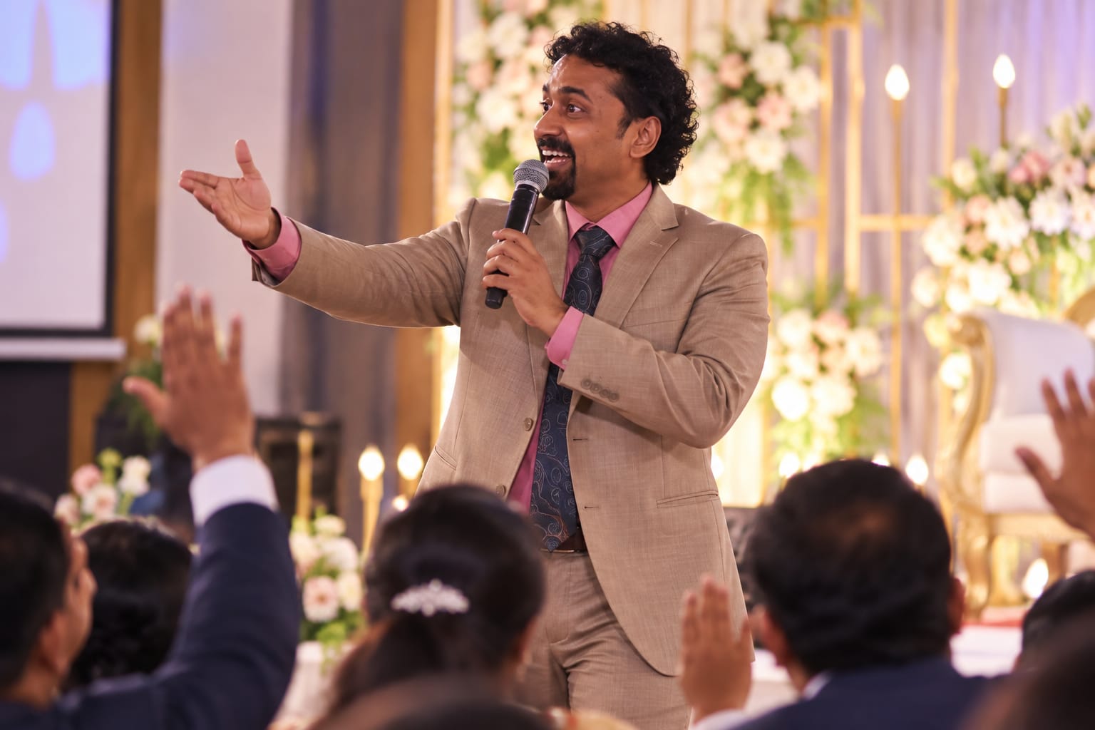 Hosting with crowd energy