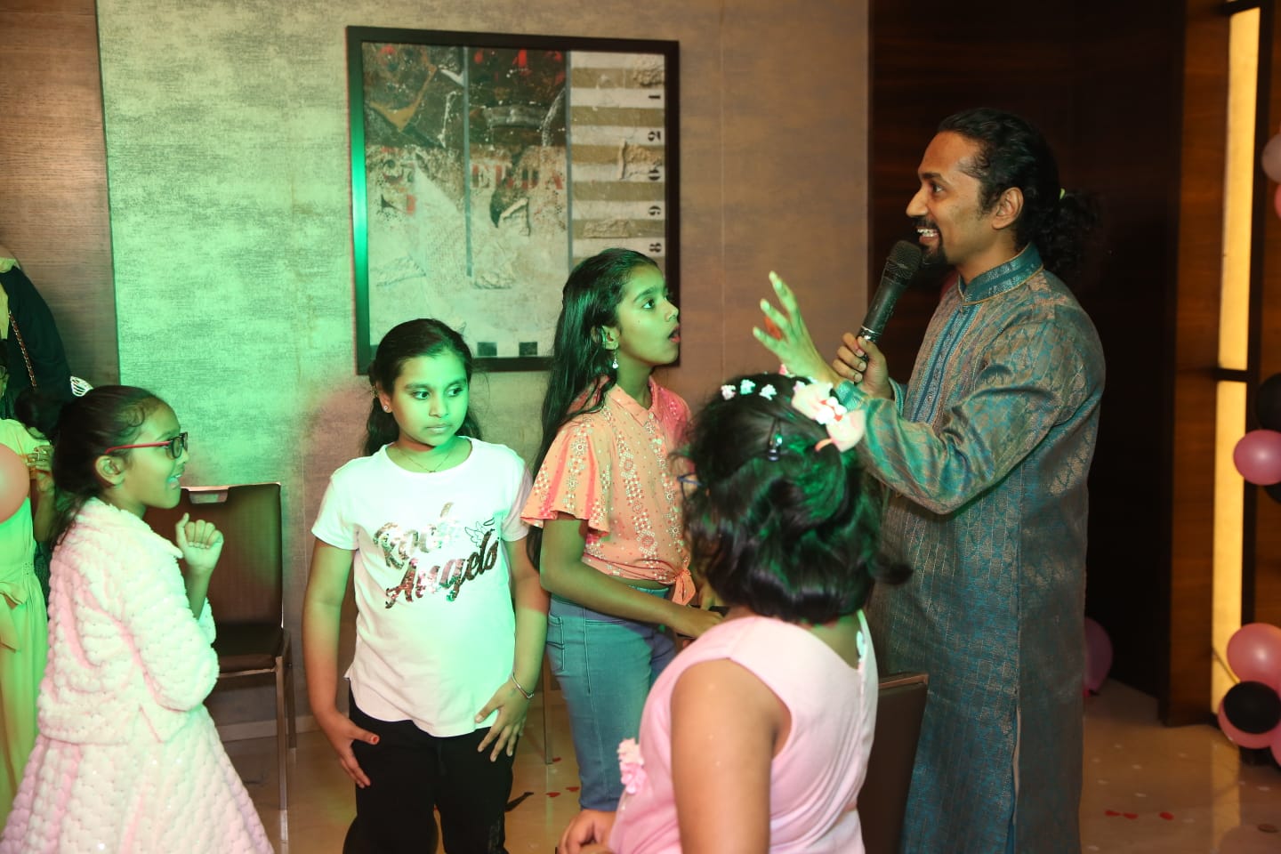Interactive mic moment with kids